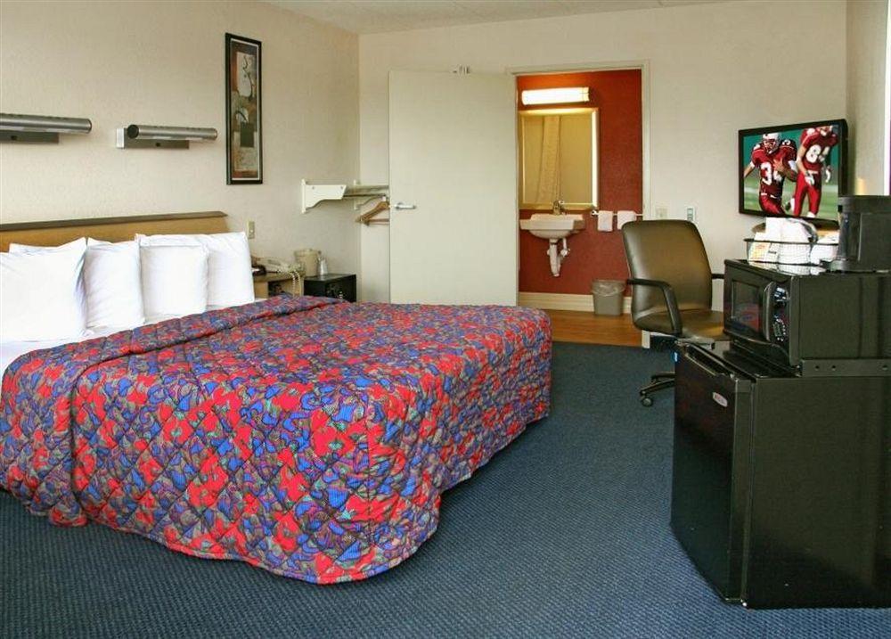 Red Roof Inn Cleveland - Mentor/ Willoughby Rom bilde